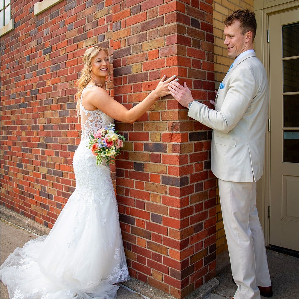 Elegant White Lace Wedding Dress